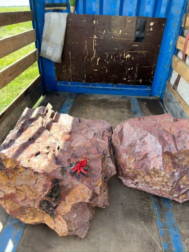 Ландшафтные глыбы красно-фиолетовые 200-1000 килограмм купить в Электроуглях