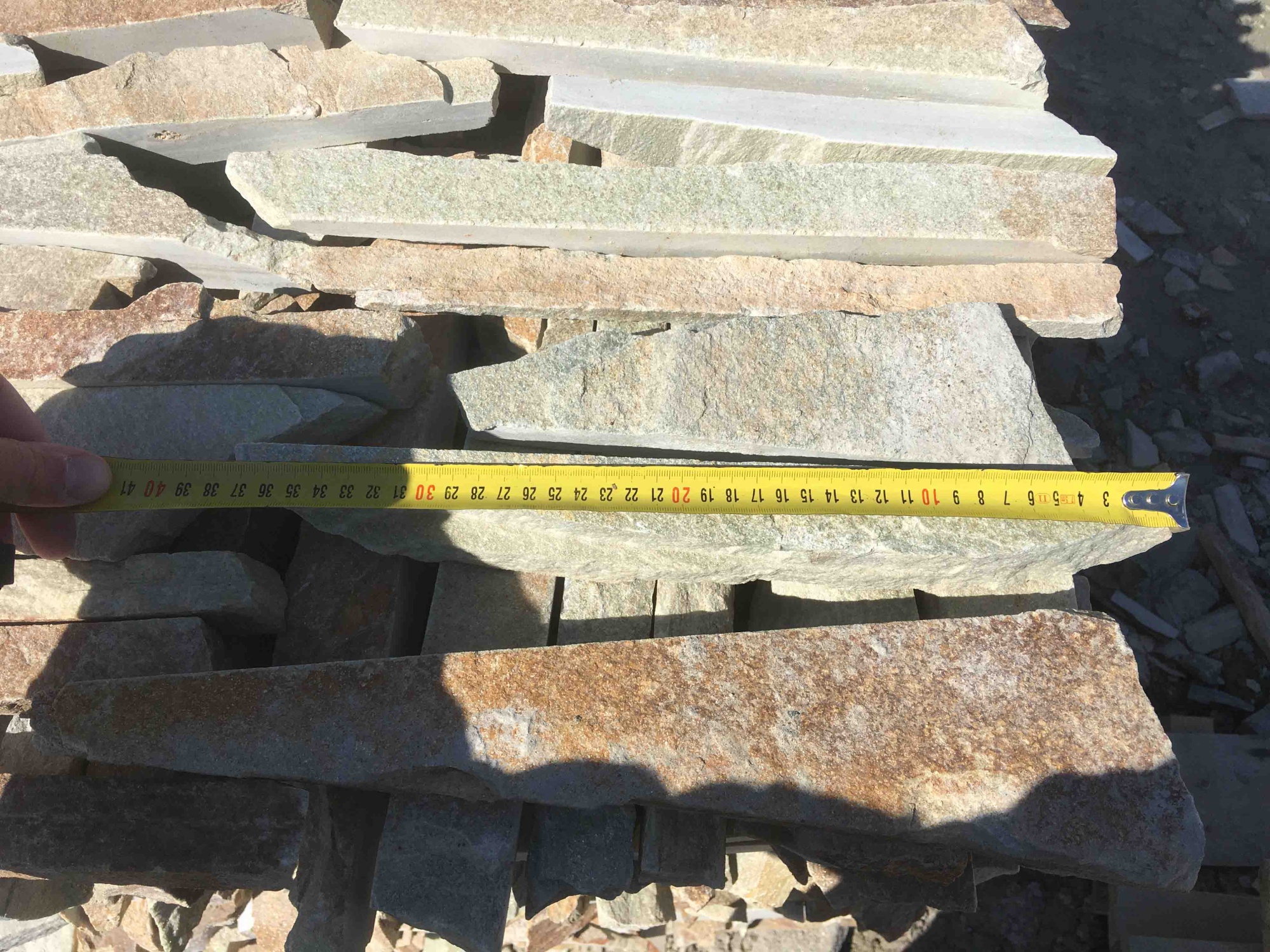 Горбушка златолит золотистый для облицовки купить в Электроуглях