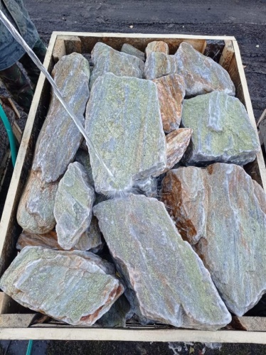Златолит жёлтый, жёлто-зелёный глыбки и валуны для ланшафтного дизайна купить в Электроуглях