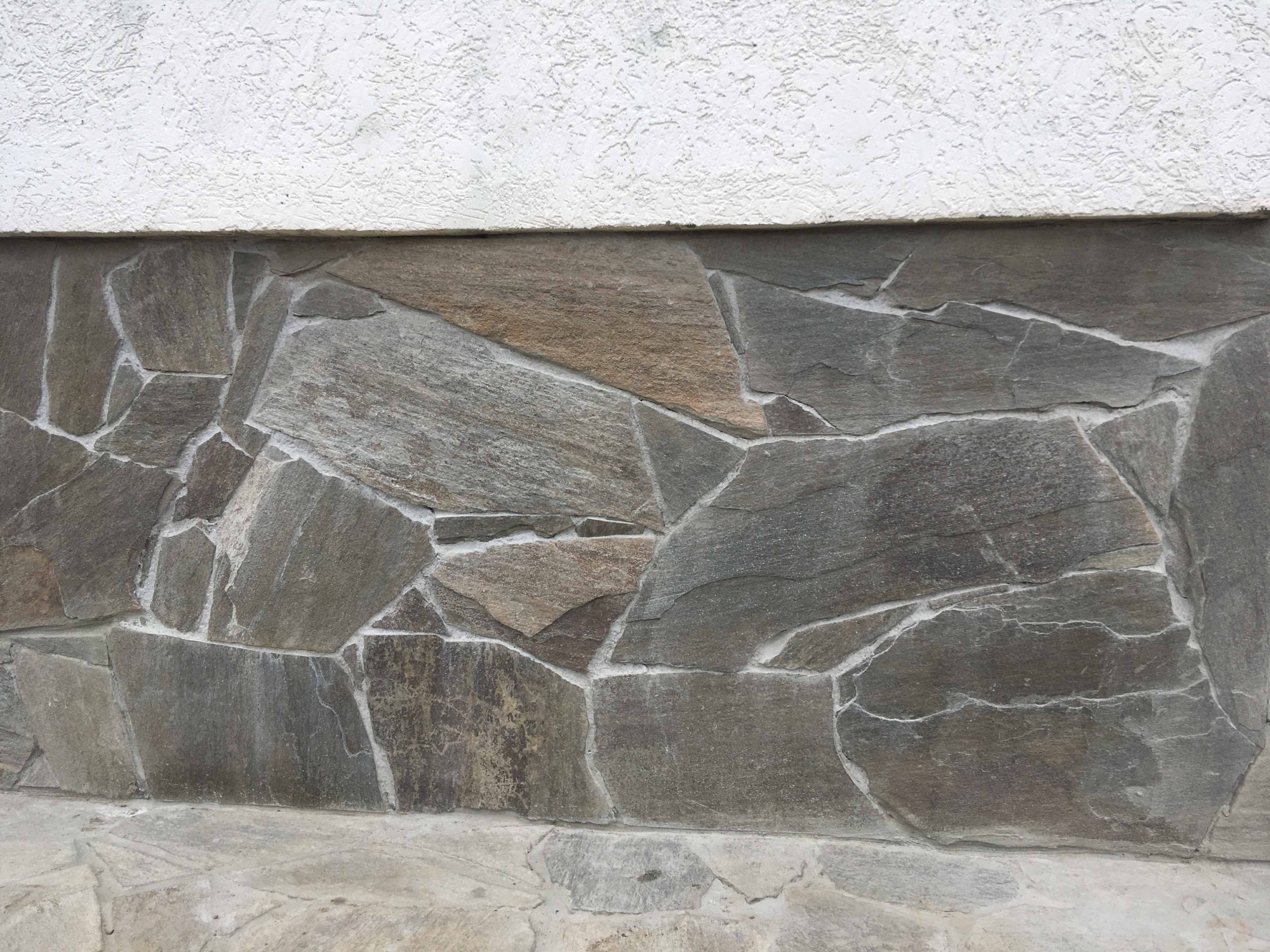 Плитняк златолит Уральский для цоколя, отмостки купить в Электроуглях