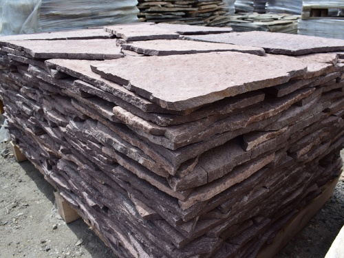 Плитняк лемезит бордовый для облицовки цоколя 20-25 мм  купить в Электроуглях