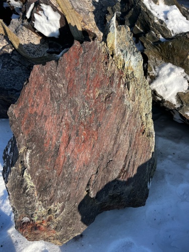 Ландшафтные глыбы красно-фиолетовые 200-1000 килограмм купить в Электроуглях