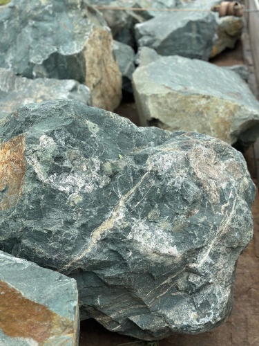 Камни для ландшафтного дизайна зелёные 10-60 килограмм купить в Электроуглях