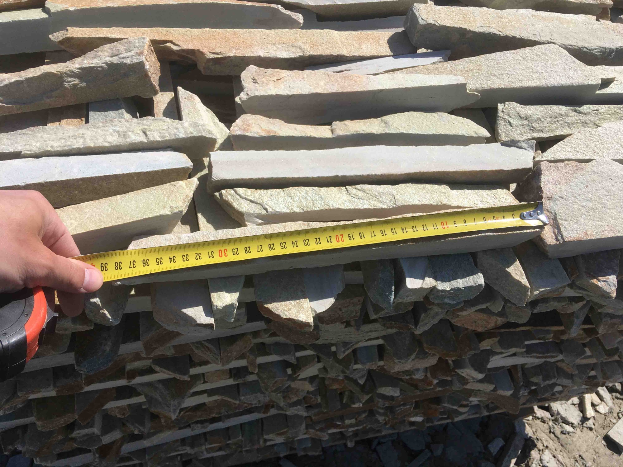 Горбушка златолит золотистый для облицовки купить в Электроуглях