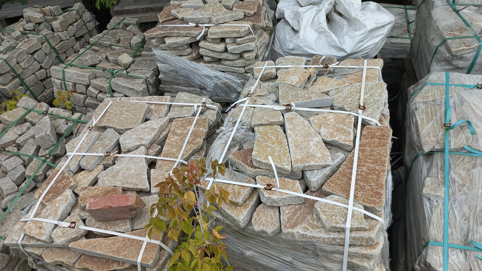 Плитняк гранитный галтованный купить в Электроуглях