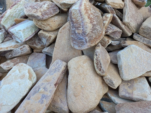 Златолит жёлтый, жёлто-зелёный глыбки и валуны для ланшафтного дизайна купить в Электроуглях