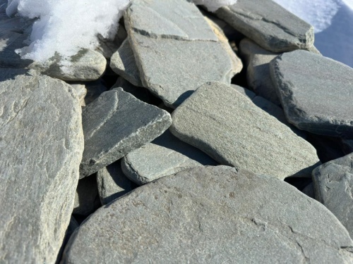 Плитняк златолит зелёный галтованный для цоколя купить в Электроуглях