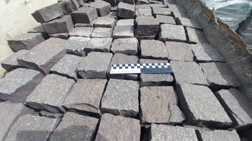 Лемезит колотая брусчатка 10 * 10 см. для парковки купить в Электроуглях